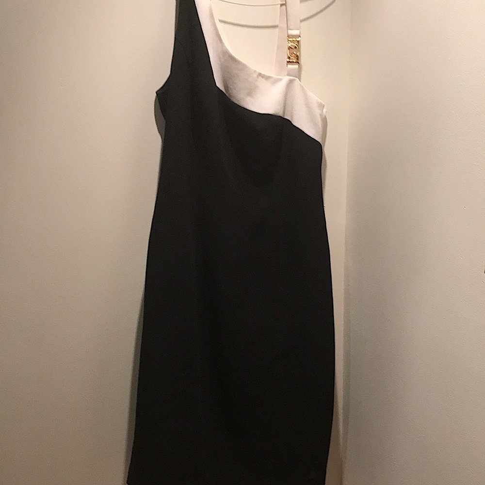 very pretty dress for all occasions